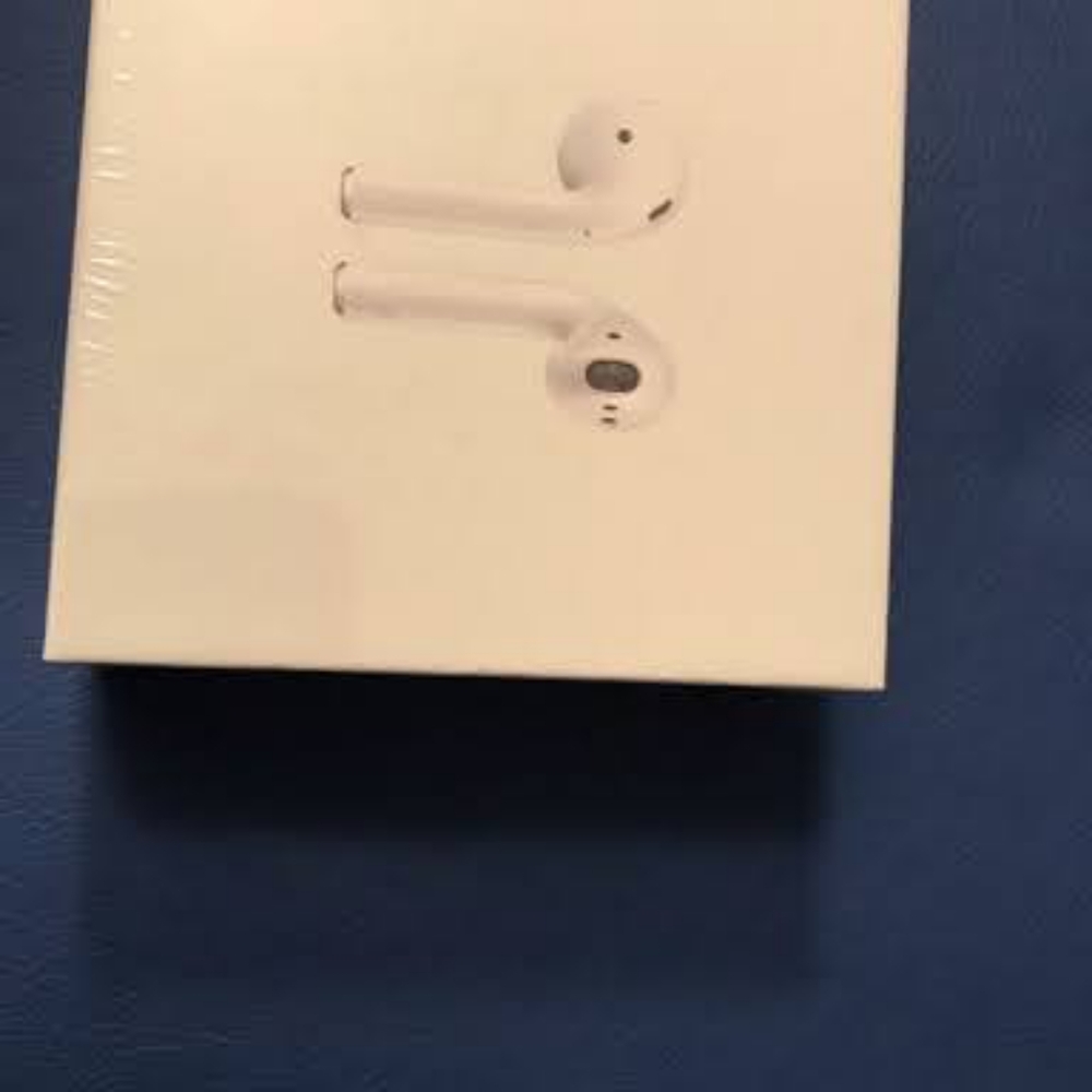 2nd Gen Apple Airpods
